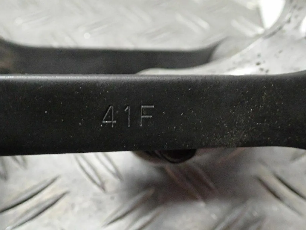 Knochen Umlenkung Federbein Suzuki VL800 Intruder WVBM EZ.01 43106km