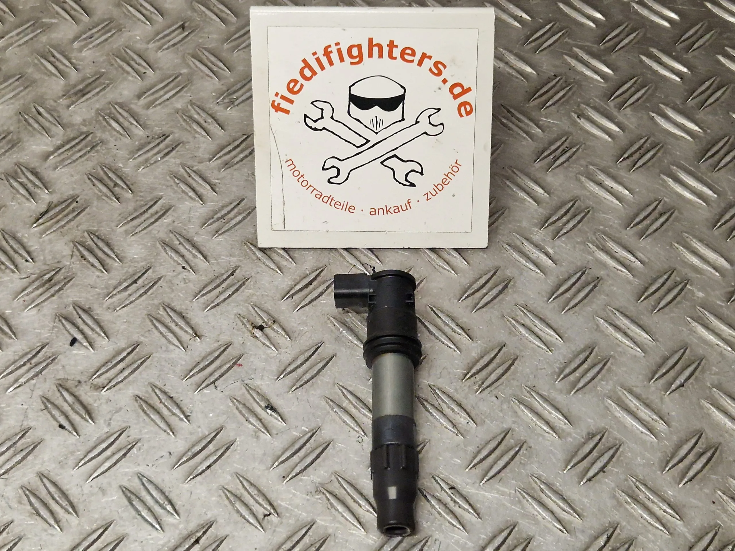 Zündspule Zündung Ignition Suzuki GSX-S 750 EZ.17 WC50 14371km 3341047H00