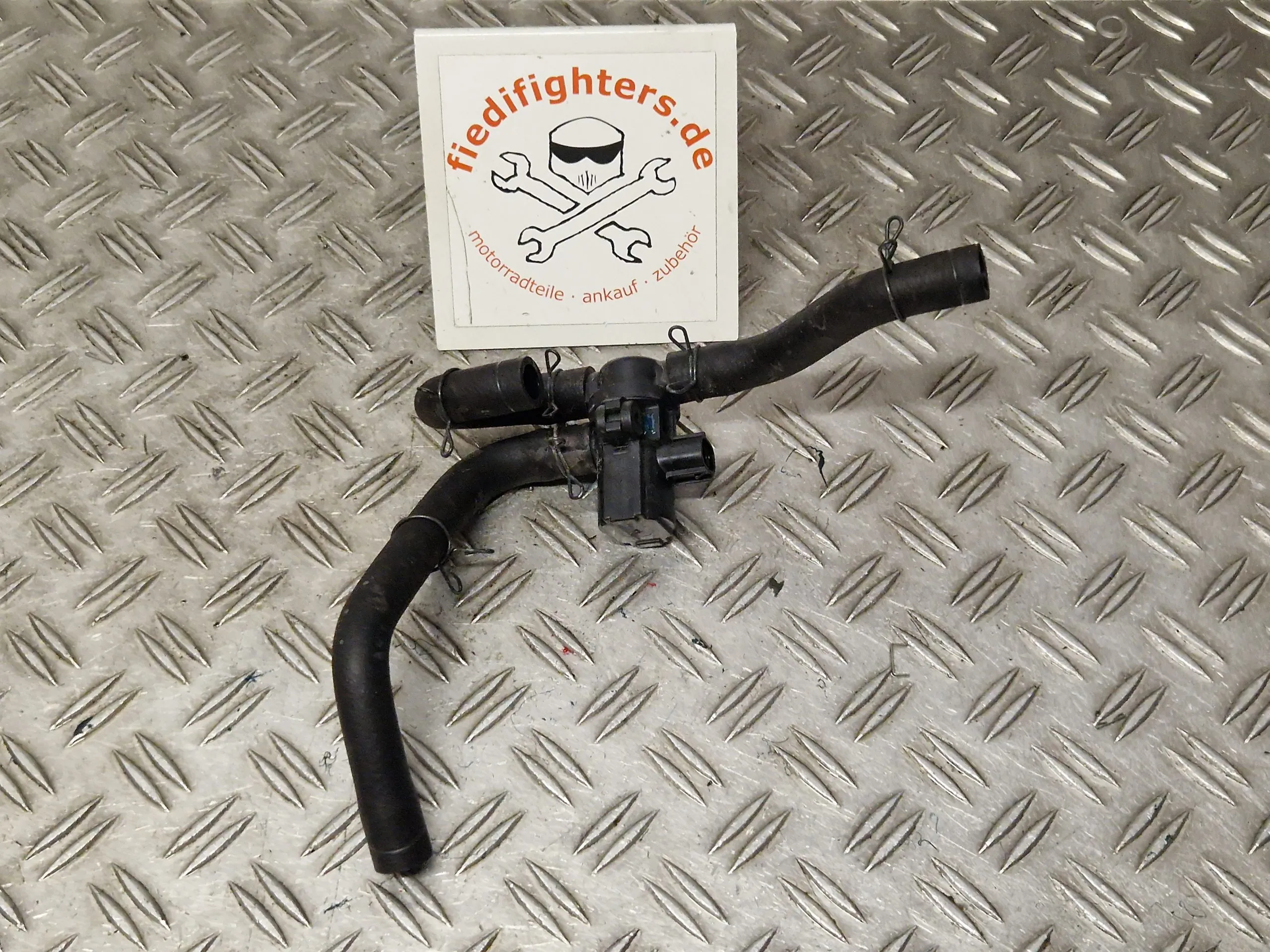 Sekundärluftventil Luft Ventil Suzuki GSX-S 750 EZ.17 WC50 14371km 1851029G31