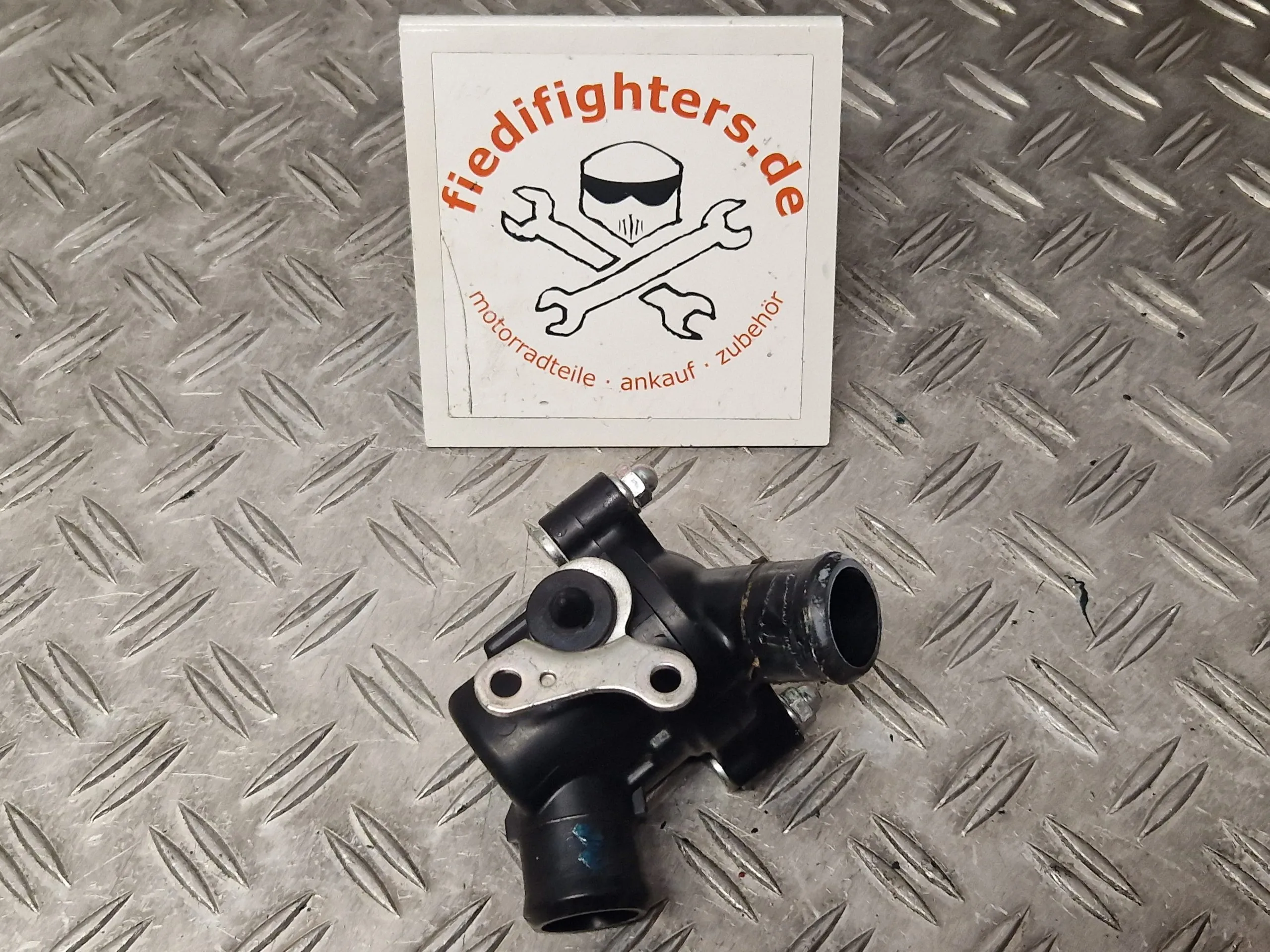 Thermostat Gehäuse Thermostat Kühler Yamaha YZF-R1 RN12 Ez.02/04 39925km 5VY124101100