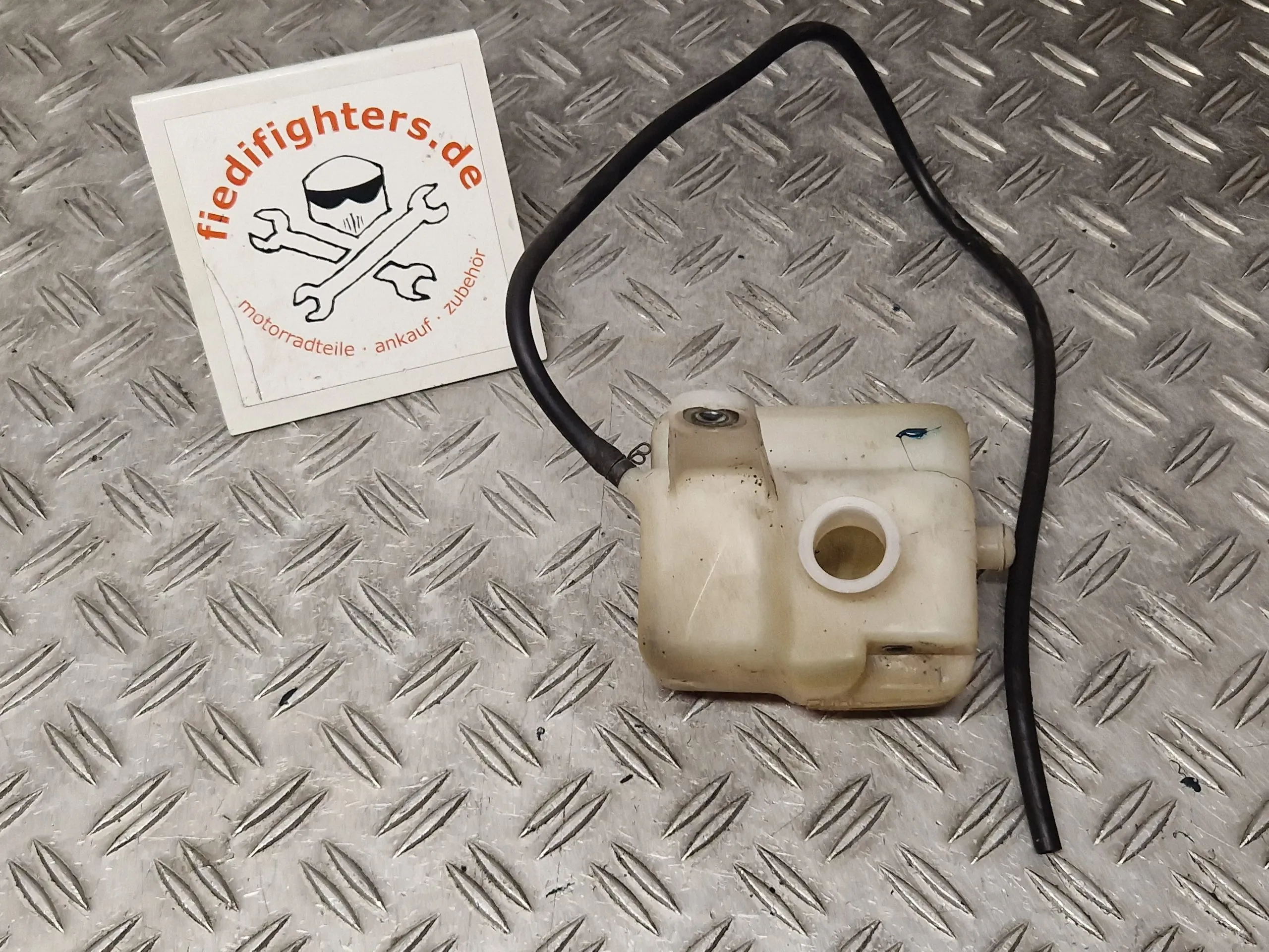 Ausgleichsbehälter Kühler Wasser Behälter Yamaha YZF-R1 RN12 BJ.04/05 39915km E100101657