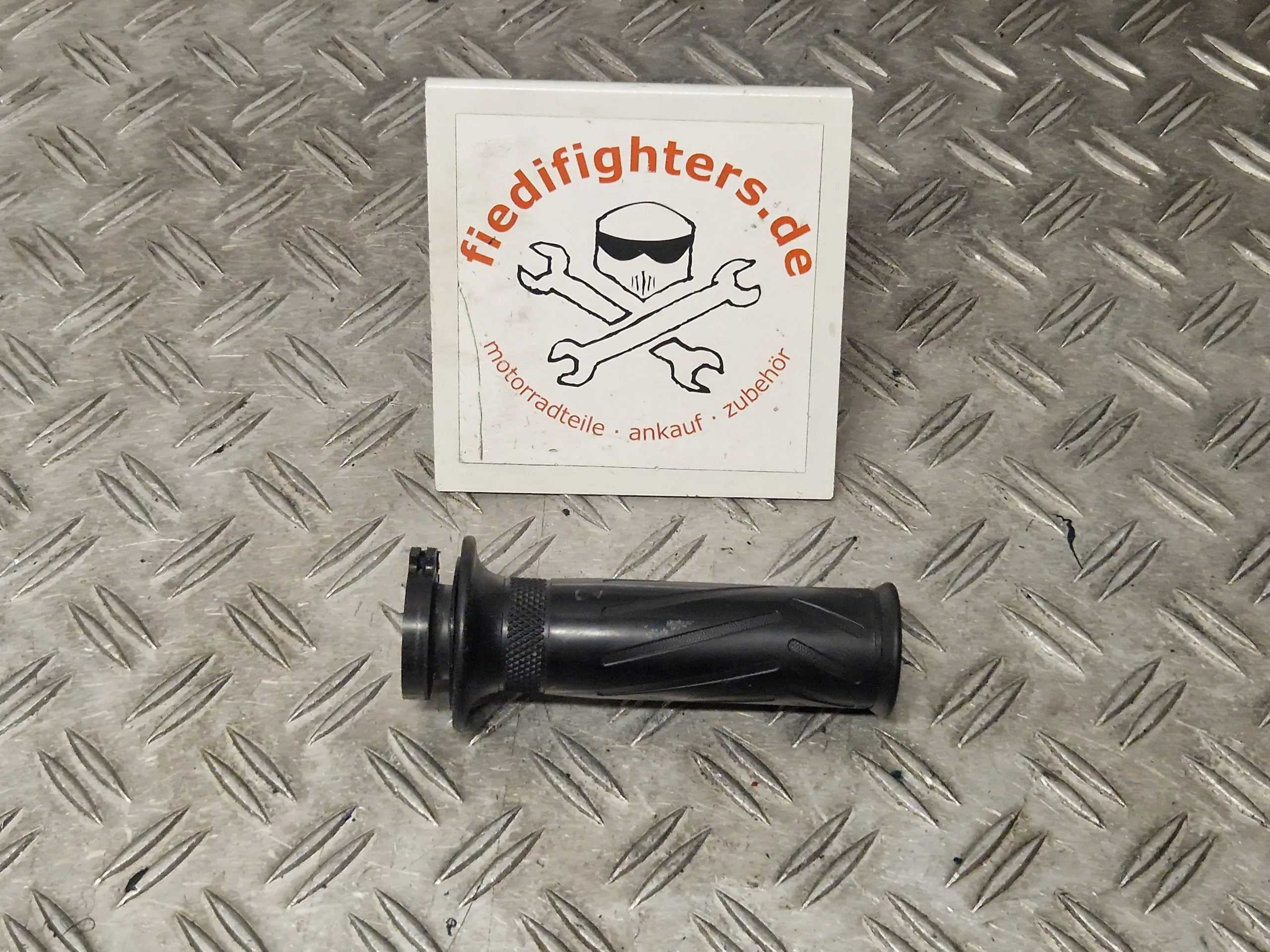 Yamaha YZF R1 RN12 Gasgriff Griffirechts Lenker BJ 06 39915km 4YR262400300