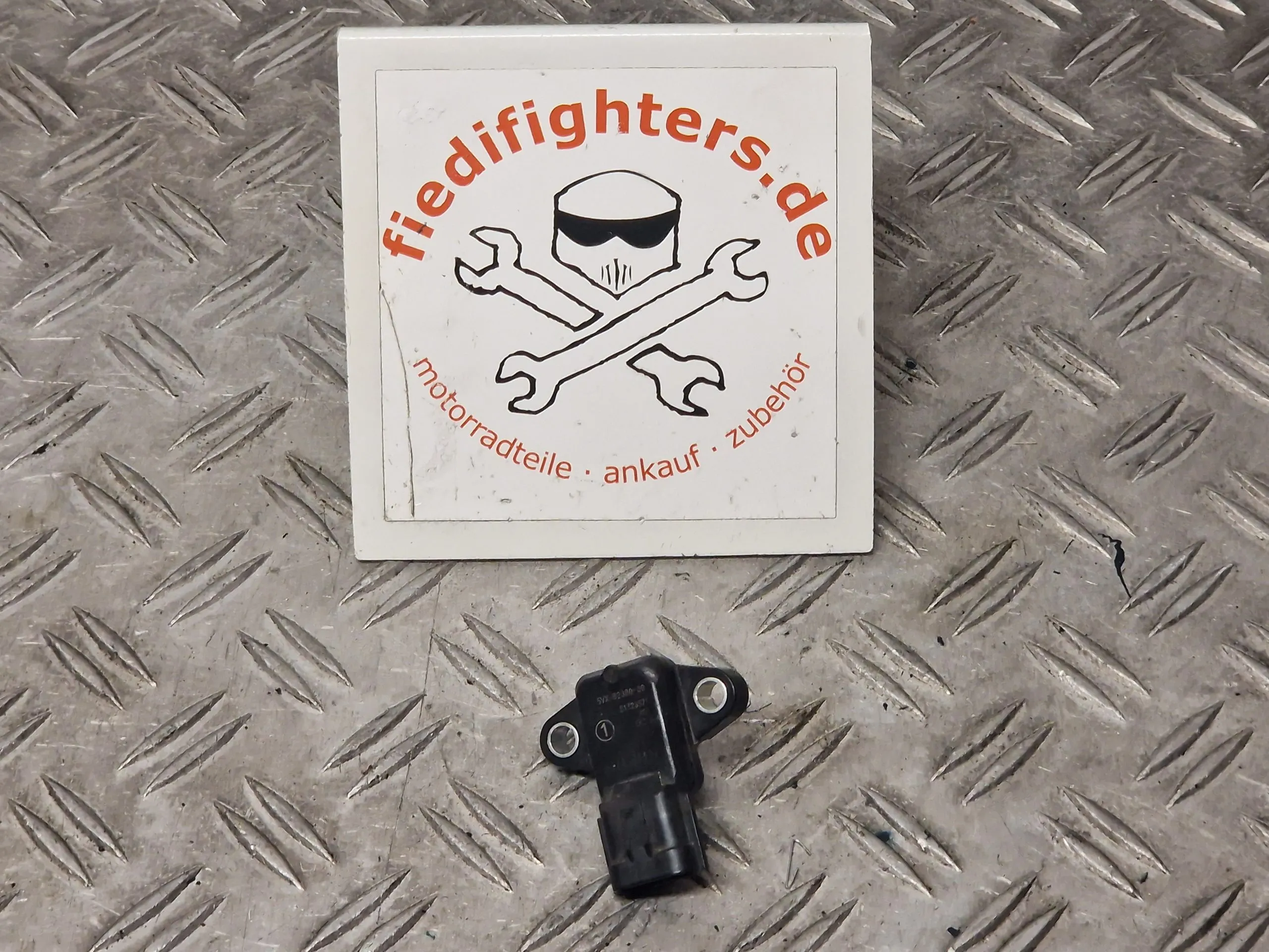 Drucksensor Sensor Yamaha YZF-R1 RN12 Bj.06 39915km 5VX823800000