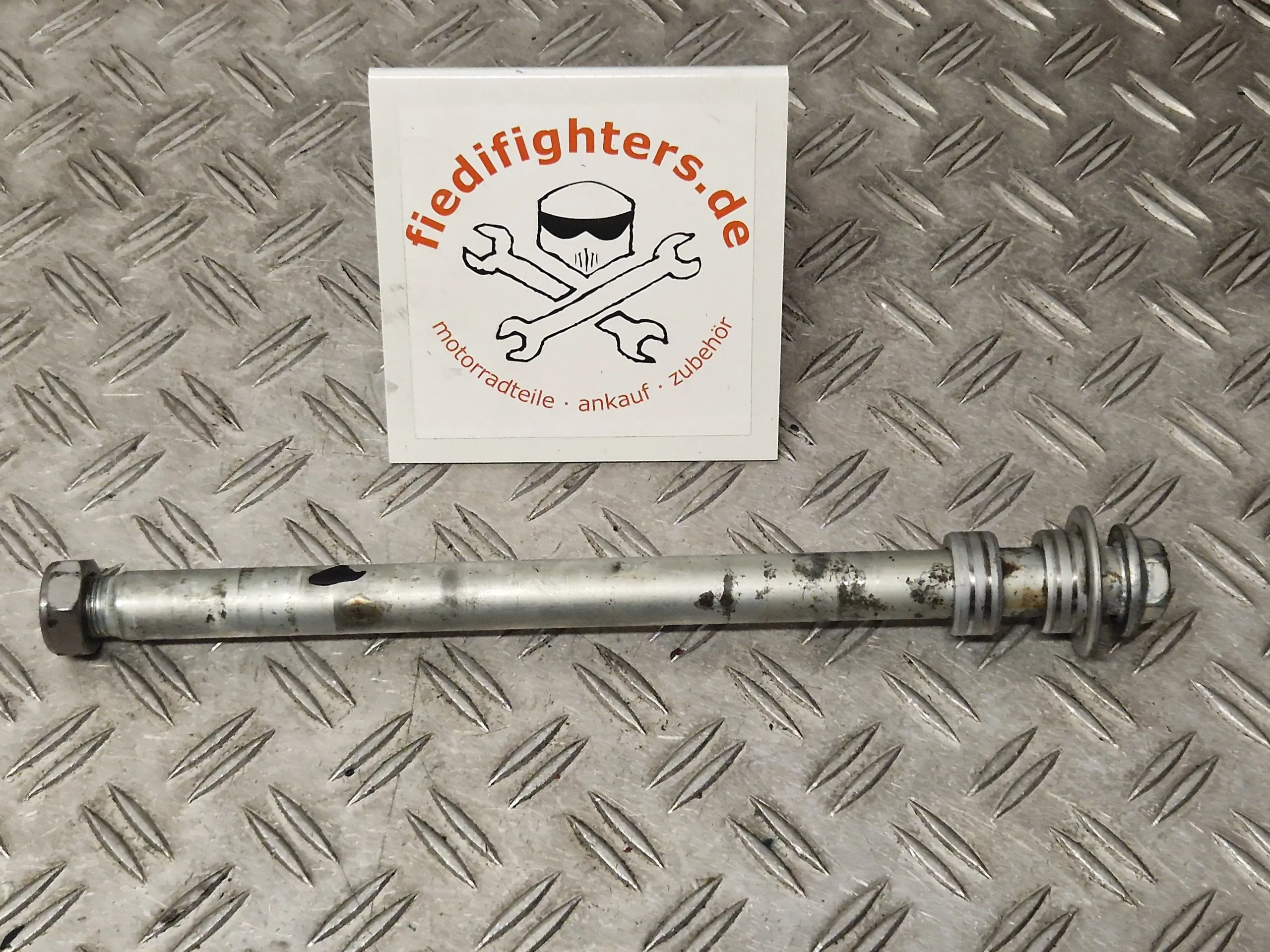 Hinterradachse hintere Achse Honda Hornet 900 SC48 BJ.04 33292km 42301MCZ000