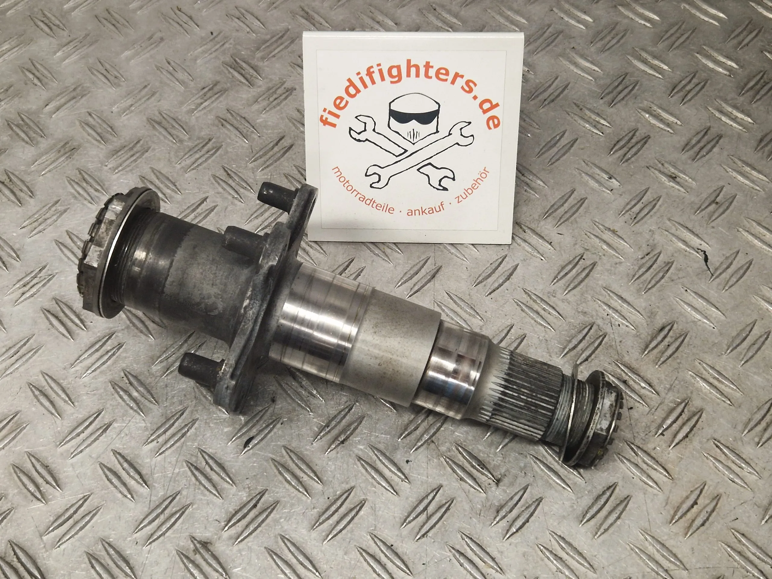 Hinterrad Achse Rear wheel axle KTM 1290 Superduke R Ez.15 55410km