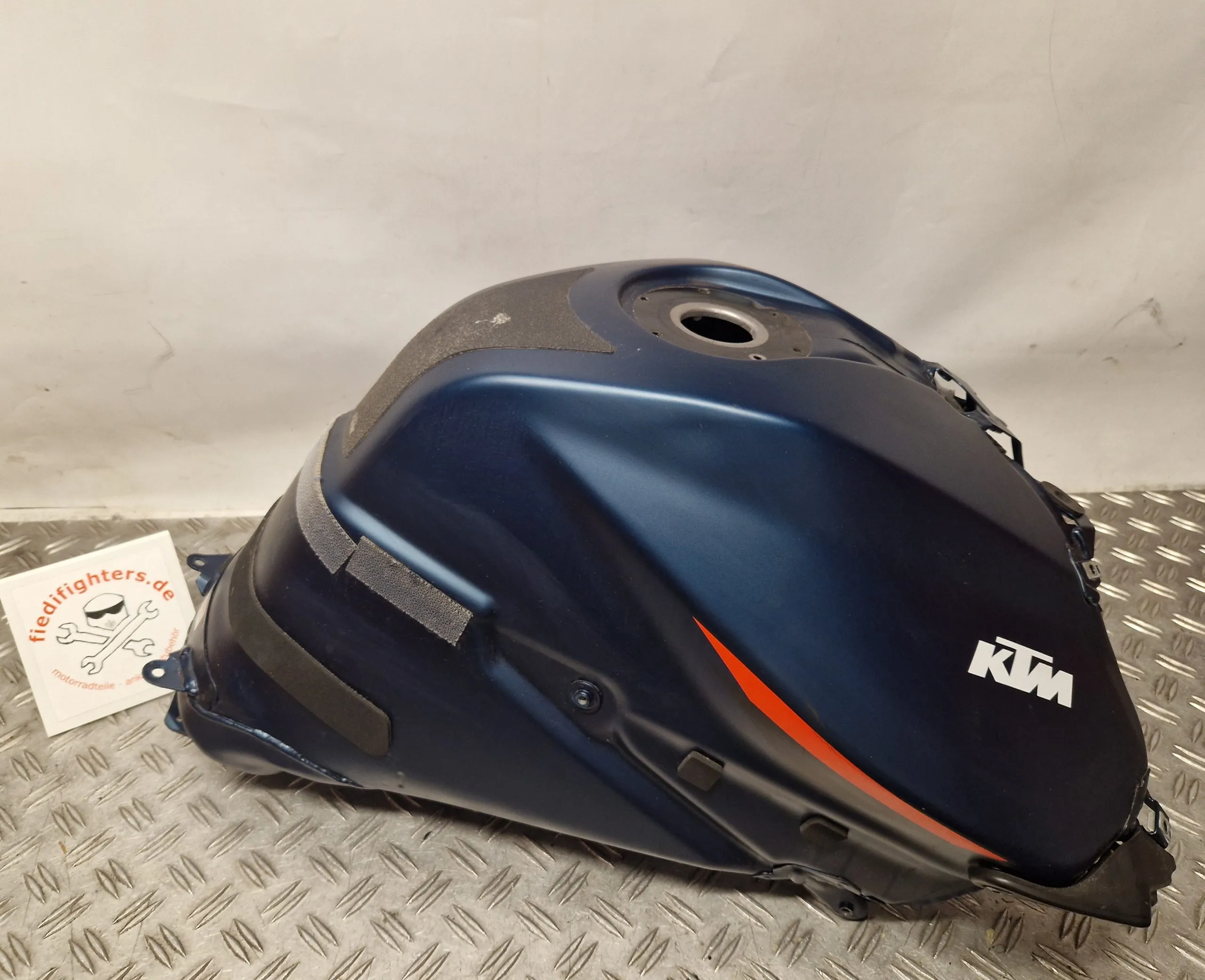 Benzintank Tank Kraftstofftank KTM 1290 Super Duke R Ez.23 6096km