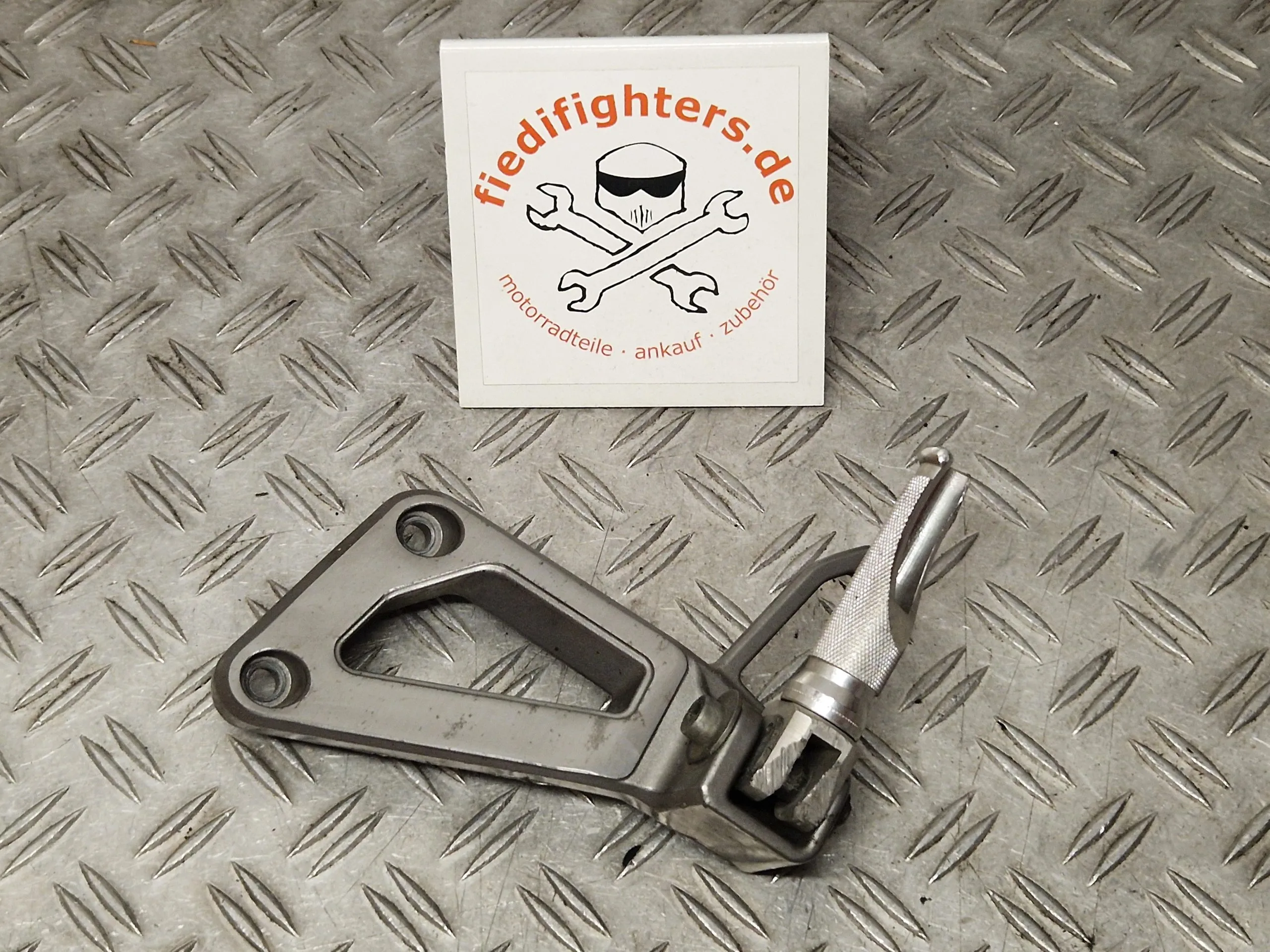 Sozius Fußraste links Raste Suzuki GSF 1200 Bandit GV75A Bj.96 49277km