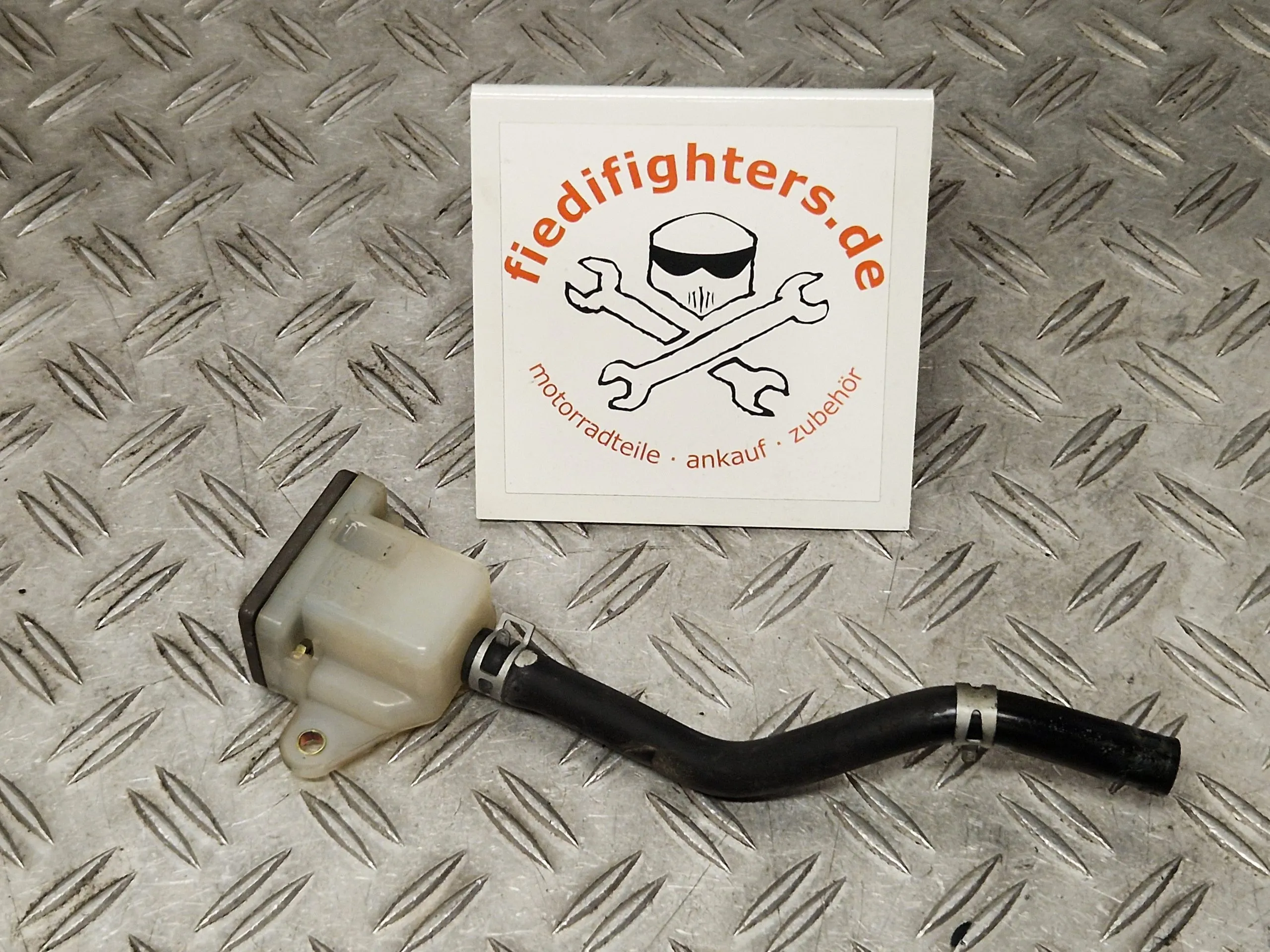 Bremsflüssigkeitsbehälter hinten Suzuki Bandit 1200 GV75A Kult 49277Km