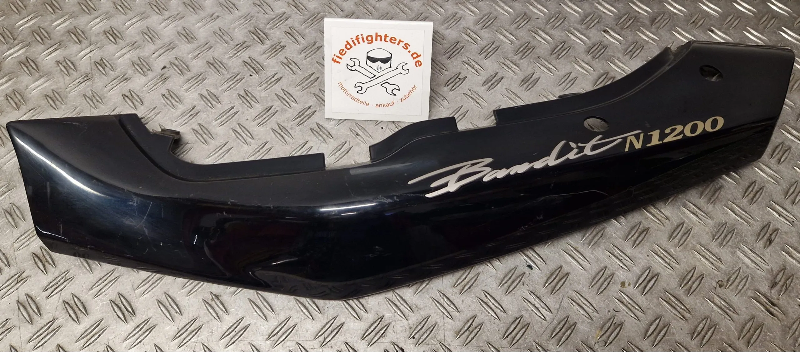 Heckverkleidung links Verkleidung Suzuki GSF 1200 GV75A EZ.98 11861Km