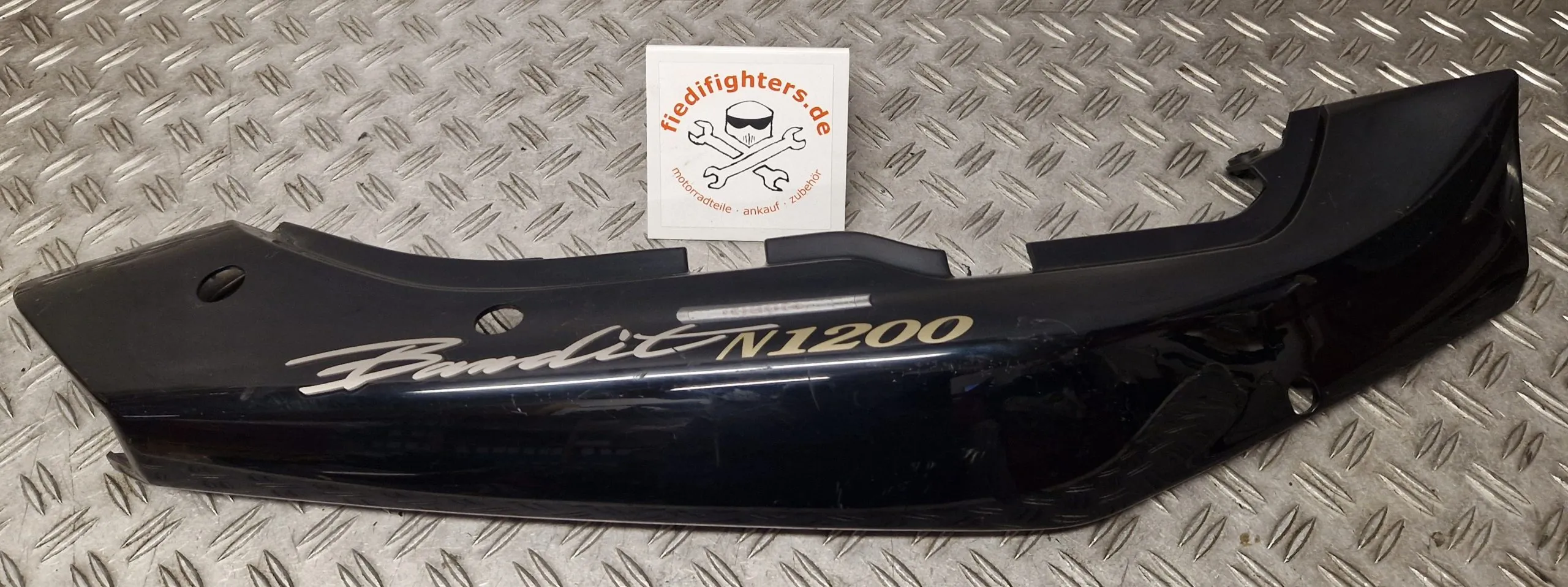 Heckverkleidung rechts Verkleidung Suzuki Bandit GSF 1200 GV75A EZ.98 11861Km