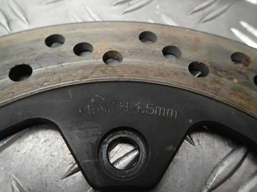 Bremsscheiben hinten 4,8mm Bremse Suzuki GSX1300R Hayabusa WVA1 EZ.02 41429km