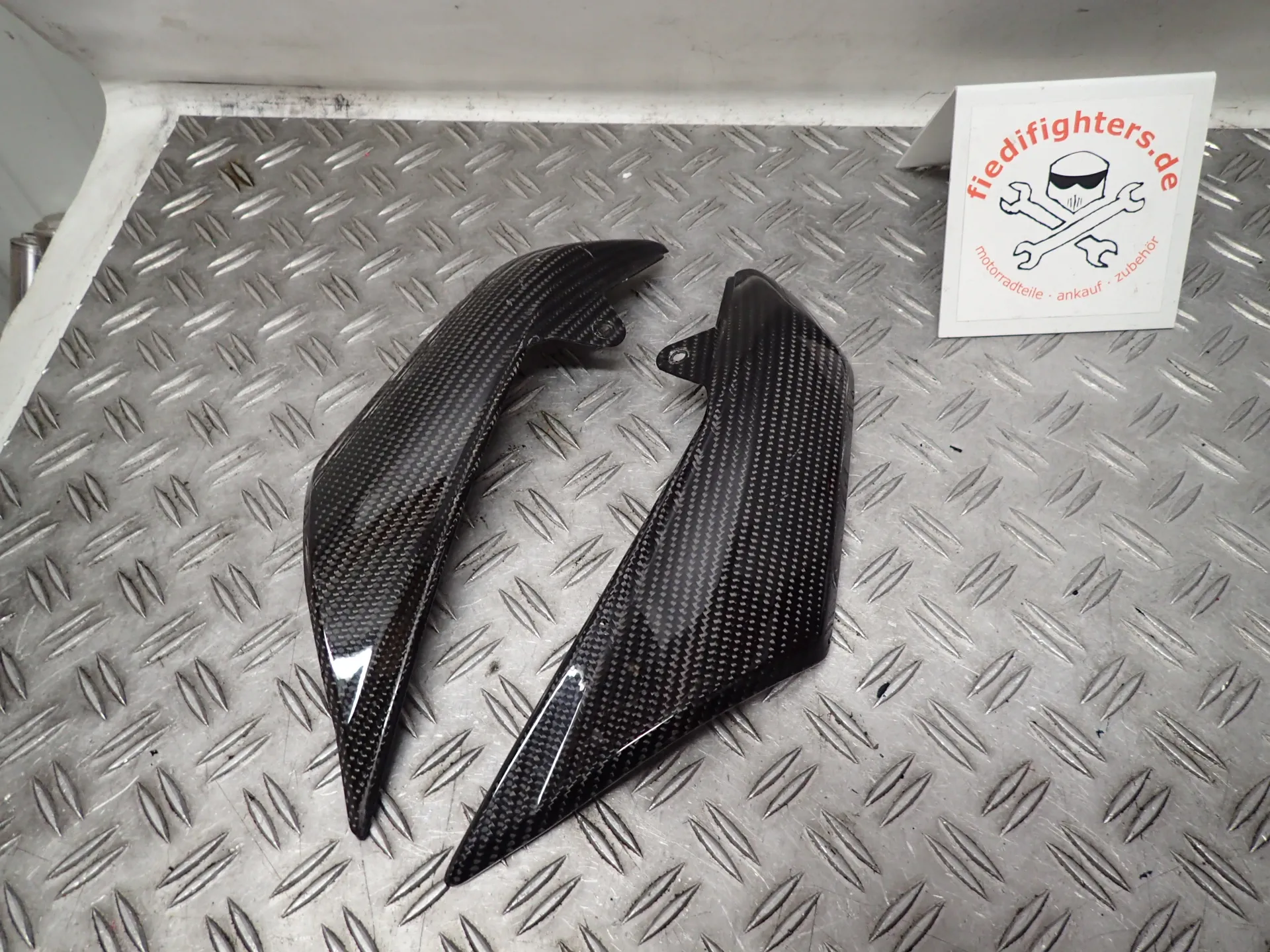 Hitzeschutz Carbon Endschalldämpfer KTM Duke 990 Super Duke R LC8 Ez.09