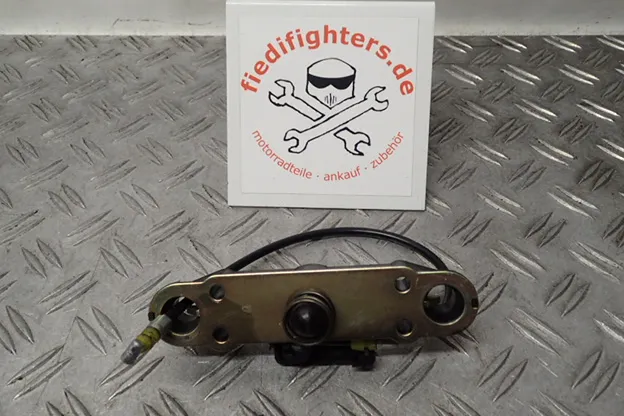 Sitz Riegel Sitzbankriegel Verriegelung Suzuki GSF 1200 Bandit GV75A Bj.96 11861km 4522013601