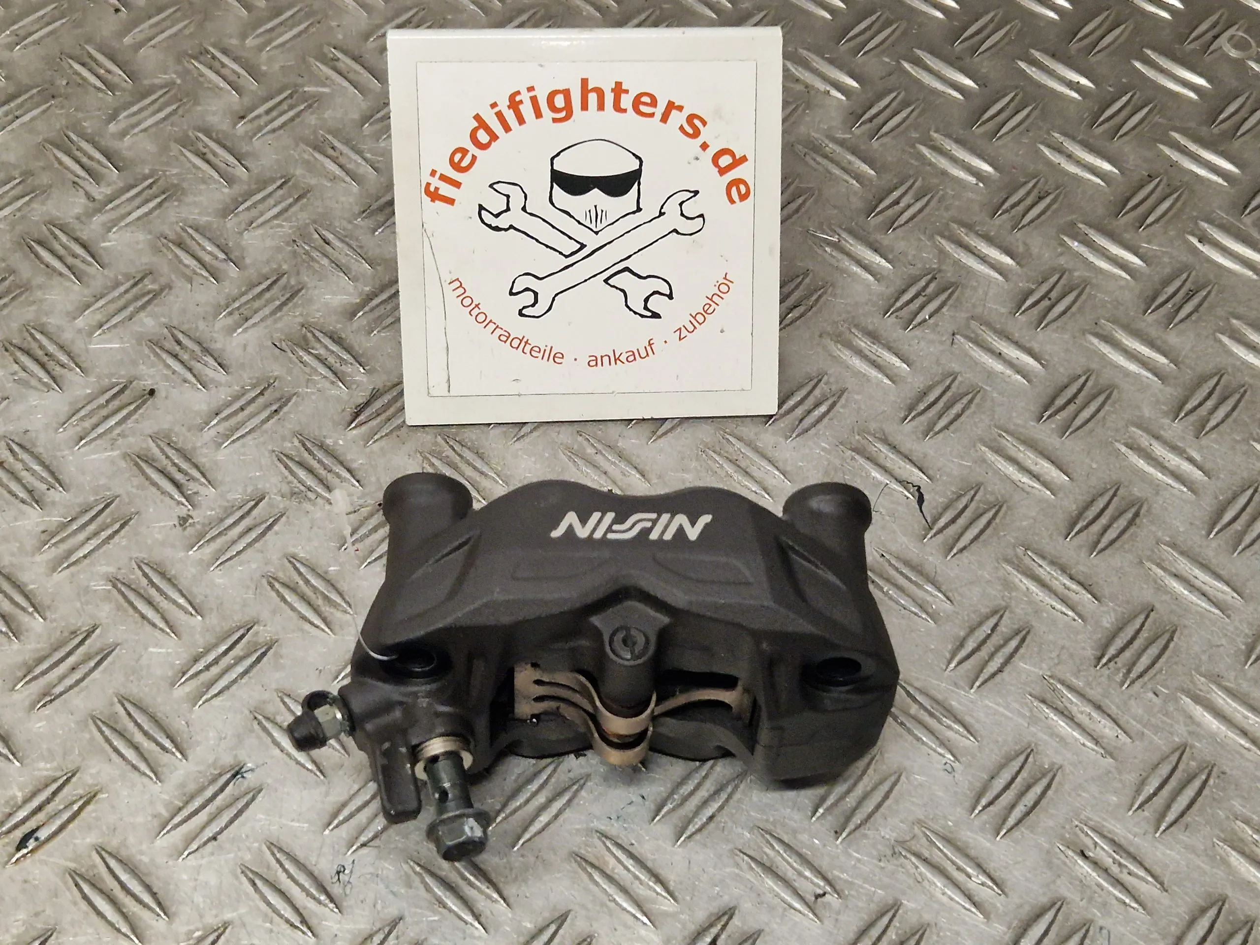 Bremssattel Bremszange vorne rechts Suzuki GSX-S 750 EZ.17 WC50 14371km 59100-23H40-999