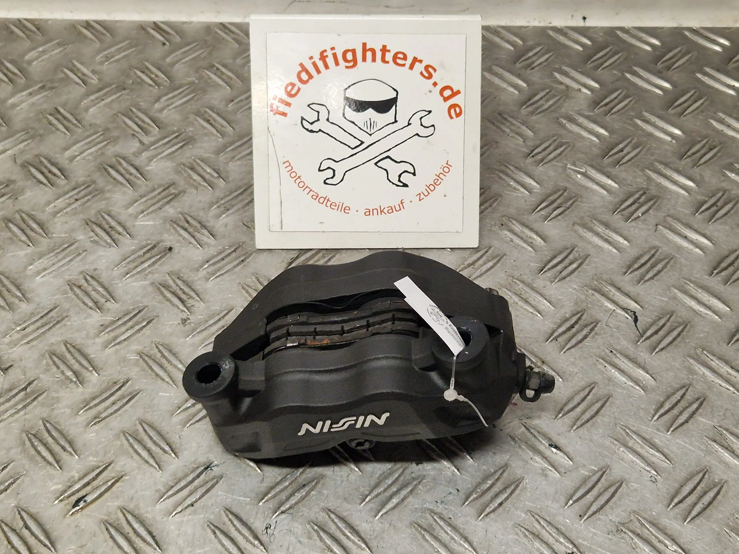 Bremssattel Bremszange vorne links Suzuki GSX-S 750 EZ.17 WC50 14371km 59100-23H40-999