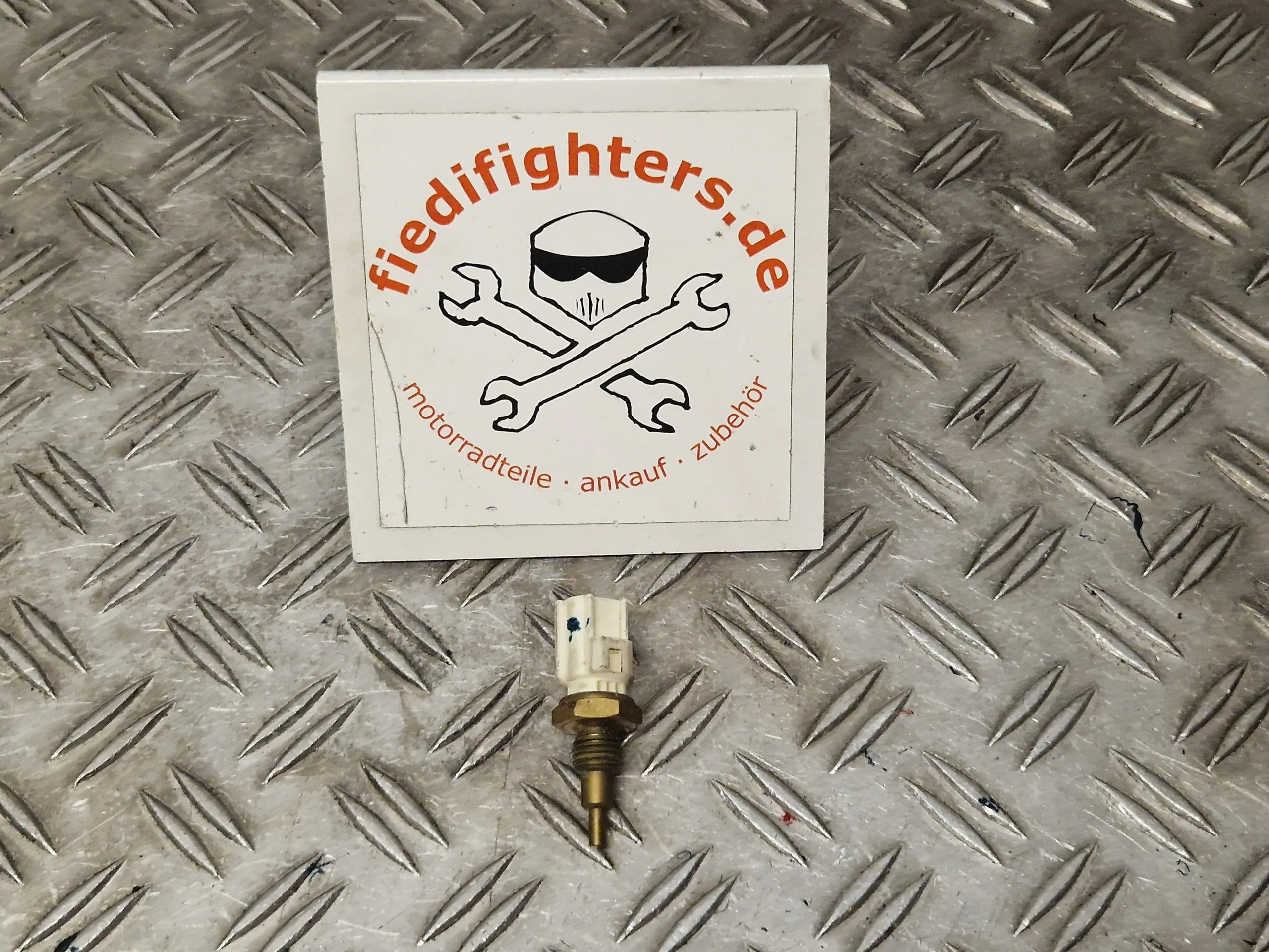 Öeltemperaturgeber Geber Suzuki GSX-S 750 EZ.17 WC50 14371km 1365049X00