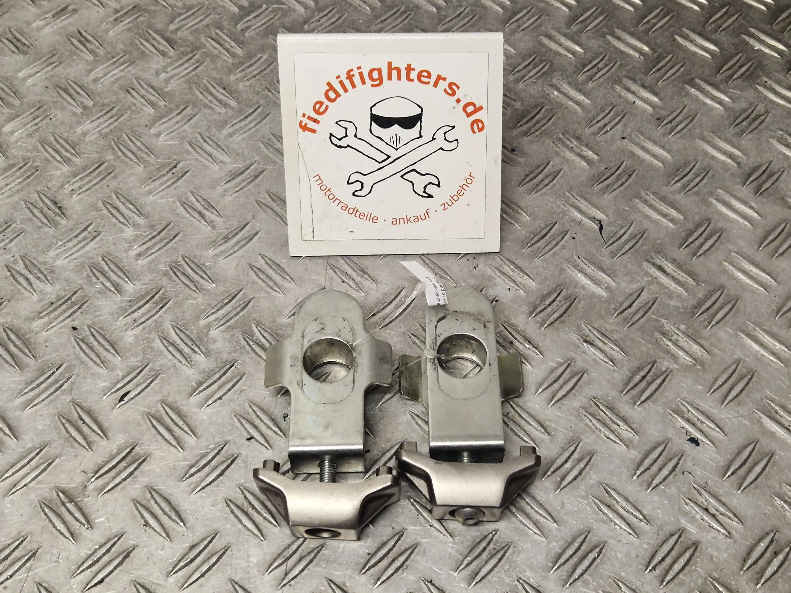 Kettenspanner Spanner Kette Schwinge Suzuki GSX-S 750 EZ.17 WC50 14371km 6141013K00