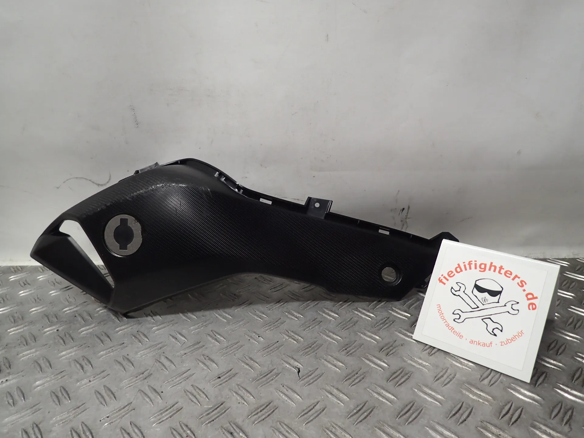 Airbox Ram Air Lufteinlasskanal links Yamaha MT07A