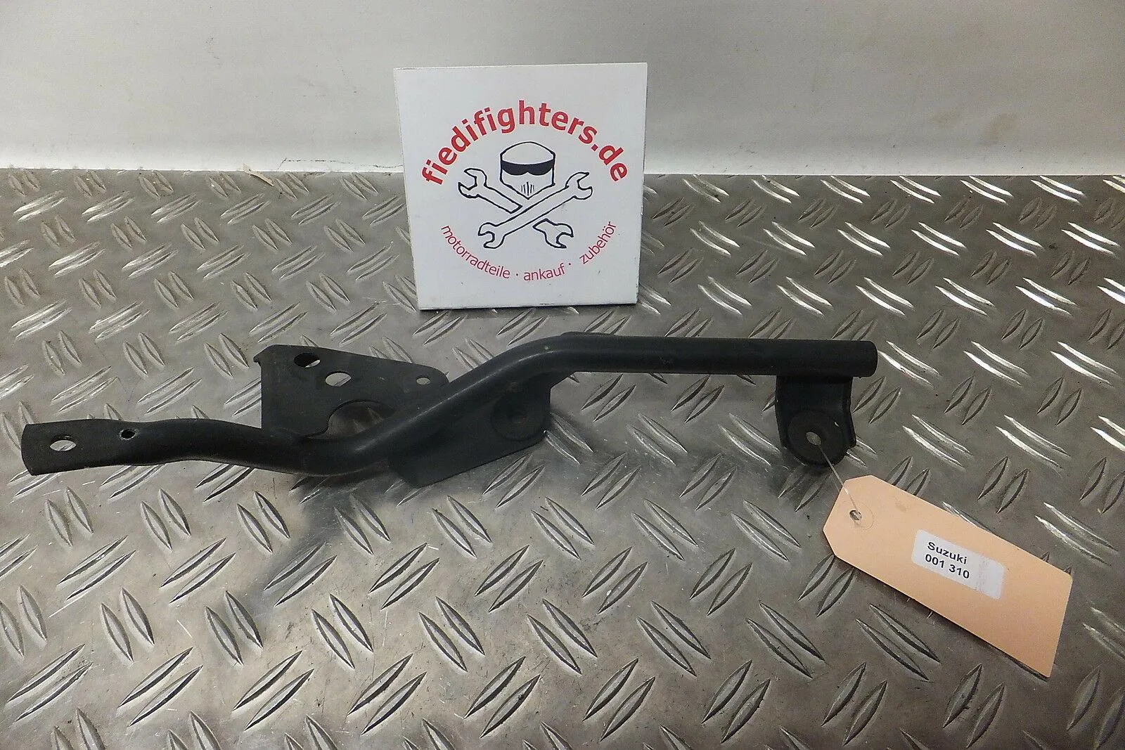 Verkleidungshalter rechts Kanzel rechts Suzuki GSX1250FA 09/11 WVCH 12399km