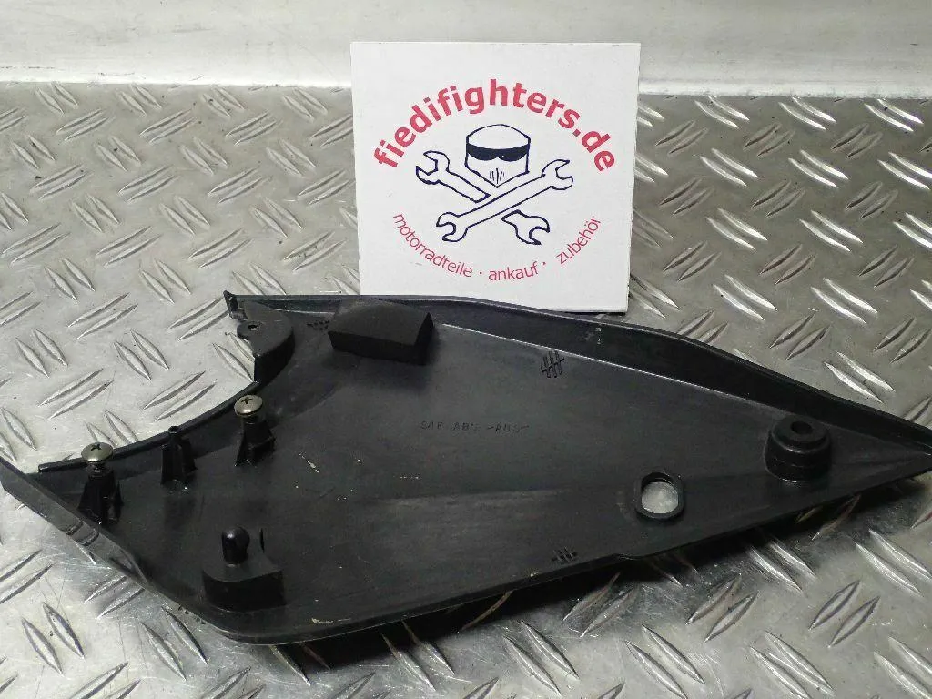 Airbox Verkleidung rechts Rahmen Suzuki Bandit 1200 WVA9 EZ.01